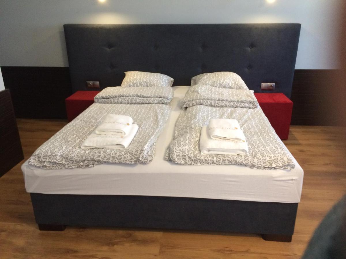Gosciniec Krepa Hotel Lipsko Ngoại thất bức ảnh